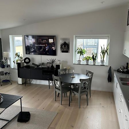 Pa Bryggan Apartamento Skärhamn Exterior foto